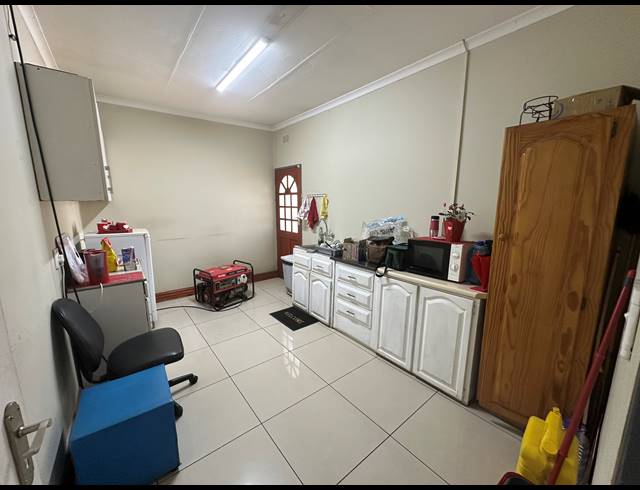 250M² OFFICE TO LET IN BARDENE